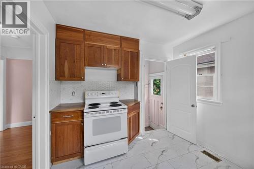 47 Broadway Avenue, Hamilton, ON - Indoor Photo Showing Kitchen