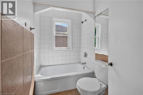 47 Broadway Avenue, Hamilton, ON - Indoor Photo Showing Bathroom