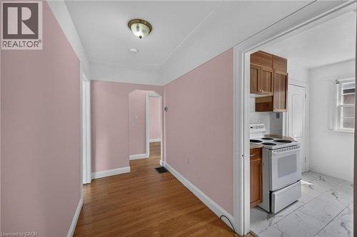 47 Broadway Avenue, Hamilton, ON - Indoor Photo Showing Kitchen