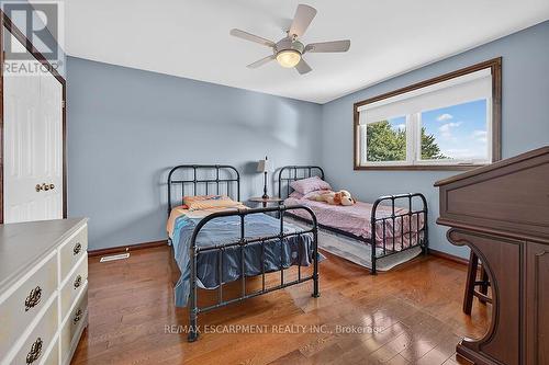 2265 Binbrook Road, Hamilton, ON - Indoor Photo Showing Bedroom
