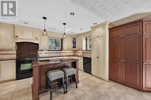2265 Binbrook Road, Hamilton, ON - Indoor Photo Showing Kitchen