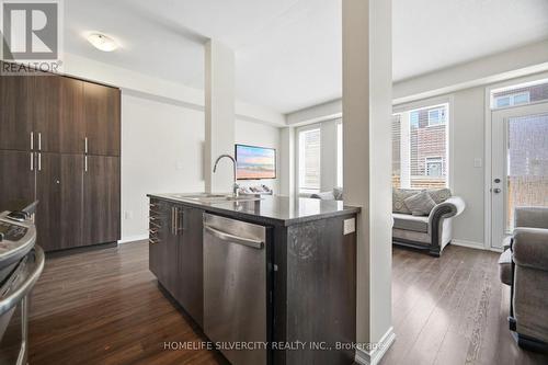5 Baffin Crescent, Brampton, ON - Indoor Photo Showing Kitchen