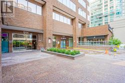 700 - 920 YONGE STREET  Toronto, ON M4W 3C7