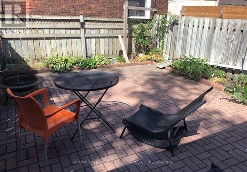700 DUFFERIN STREET , Toronto, Ontario M6K 2B7 2
