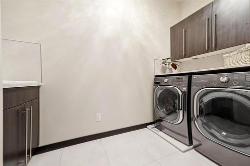 79 Portside Drive, Winnipeg, MB - Indoor Photo Showing Laundry Room