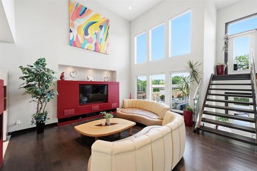 79 Portside Drive, Winnipeg, MB - Indoor Photo Showing Living Room