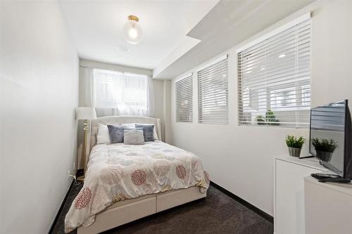 79 Portside Drive, Winnipeg, MB - Indoor Photo Showing Bedroom