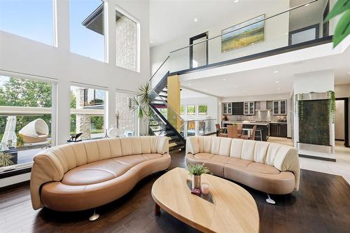 79 Portside Drive, Winnipeg, MB - Indoor Photo Showing Living Room