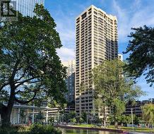 606 - 55 HARBOUR SQUARE  Toronto, ON M5J 2L1