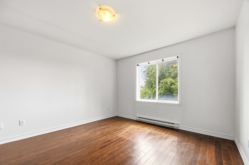 Master Bedroom - 2-5790 Rue Chevalier, Brossard, QC - Indoor Photo Showing Other Room