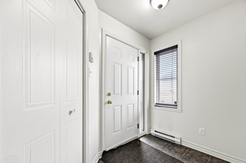 Interior - 2-5790 Rue Chevalier, Brossard, QC - Indoor Photo Showing Other Room