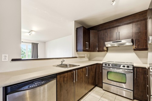 Kitchen - 2-5790 Rue Chevalier, Brossard, QC - Indoor Photo Showing Kitchen