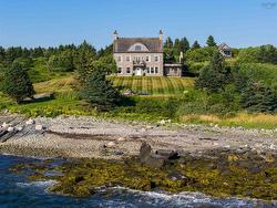 27 Seashore Lane  Blandford, NS B0J 1T0