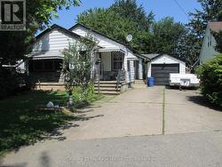 3 MELBA ROAD  St. Catharines (Carlton/Bunting), ON L2M 4P5