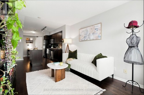 1312 - 215 FORT YORK BOULEVARD  Toronto, ON M5V 4A2