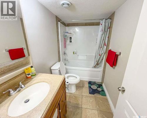 5280 Aerial Crescent, Regina, SK - Indoor Photo Showing Bathroom
