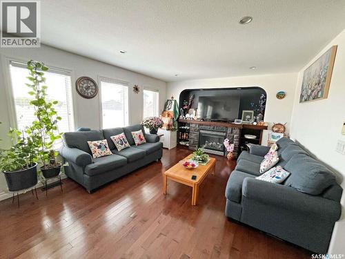 5280 Aerial Crescent, Regina, SK - Indoor Photo Showing Living Room