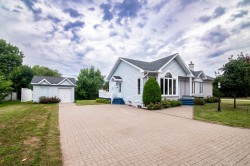 295 Av. Monseigneur-Boucher  Saint-Pascal, QC G0L 3Y0