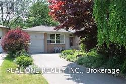 33 GROVELAND CRESCENT  Toronto, ON M3A 3C4
