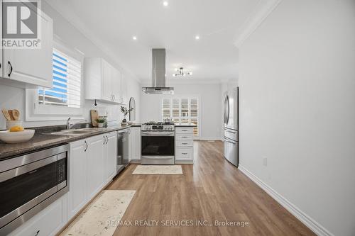 20 Todd Crescent, Southgate, ON - Indoor Photo Showing Kitchen With Double Sink With Upgraded Kitchen