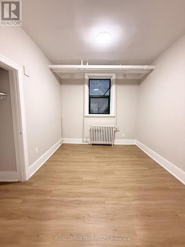36 - 235 COOPER STREET , Ottawa, Ontario K2P 1L7 4