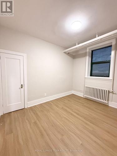 36 - 235 COOPER STREET , Ottawa, Ontario K2P 1L7 5