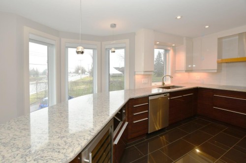 Cuisine - 143 Ch. Du Canal, Montréal (Lachine), QC - Indoor Photo Showing Kitchen With Upgraded Kitchen
