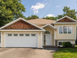 498 Glen Allan Drive Bridgewater, NS B4V 0B1
