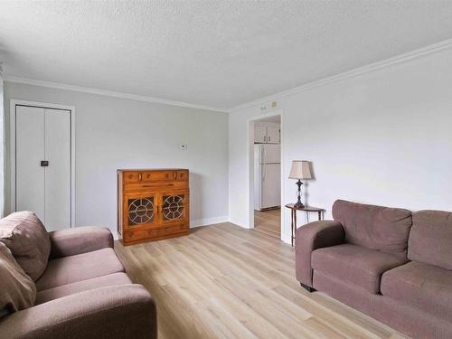2 Kelly Street, Halifax, NS - Indoor Photo Showing Living Room