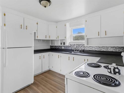 2 Kelly Street, Halifax, NS - Indoor Photo Showing Kitchen