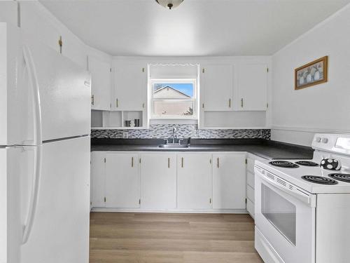 2 Kelly Street, Halifax, NS - Indoor Photo Showing Kitchen