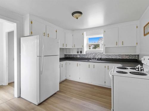 2 Kelly Street, Halifax, NS - Indoor Photo Showing Kitchen