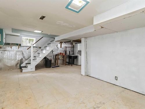 2 Kelly Street, Halifax, NS - Indoor