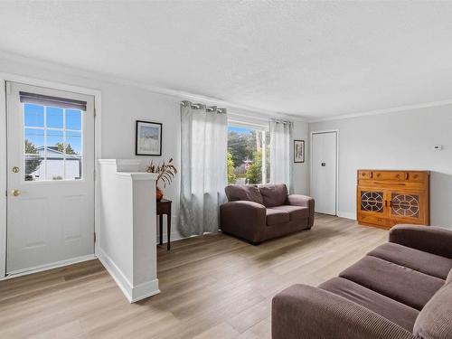 2 Kelly Street, Halifax, NS - Indoor Photo Showing Living Room