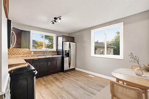 723 Mclean Ave, Selkirk, MB - Indoor Photo Showing Kitchen
