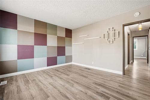 723 Mclean Ave, Selkirk, MB - Indoor Photo Showing Other Room