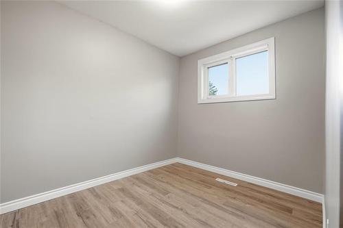 723 Mclean Ave, Selkirk, MB - Indoor Photo Showing Other Room