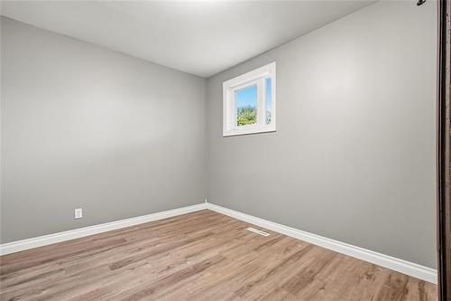 723 Mclean Ave, Selkirk, MB - Indoor Photo Showing Other Room