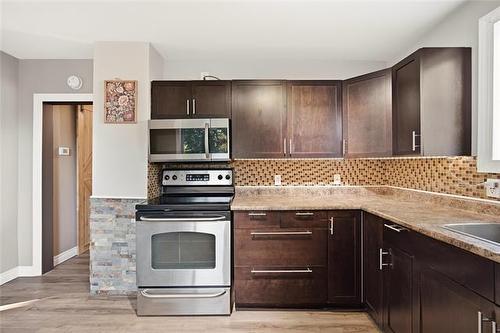 723 Mclean Ave, Selkirk, MB - Indoor Photo Showing Kitchen
