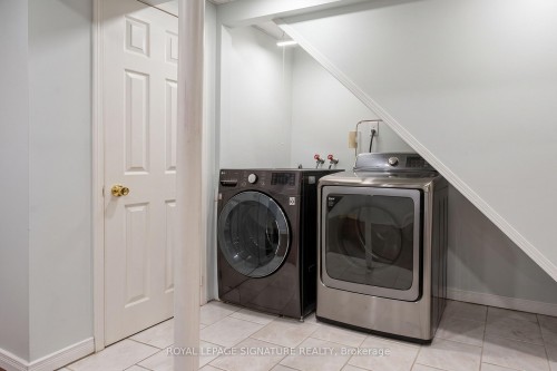352 Assiniboine Trail, Mississauga, ON 