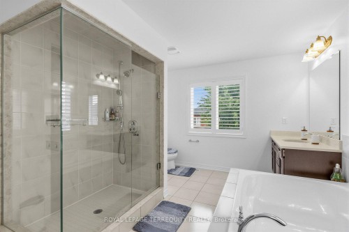 44 Headwind Boulevard, Vaughan, ON - Indoor Photo Showing Bathroom
