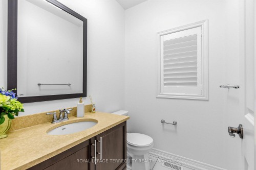 44 Headwind Boulevard, Vaughan, ON - Indoor Photo Showing Bathroom
