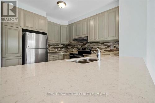 273 Squadron Crescent, Ottawa, ON - Indoor Photo Showing Kitchen With Double Sink