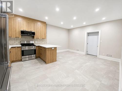 BASEMENT - 58 AURA LEA BOULEVARD , Toronto, Ontario M9M 1K5 2