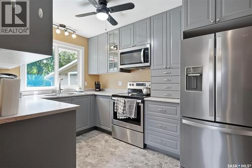 767 22Nd Street E, Prince Albert, SK - Indoor Photo Showing Kitchen