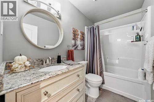 767 22Nd Street E, Prince Albert, SK - Indoor Photo Showing Bathroom