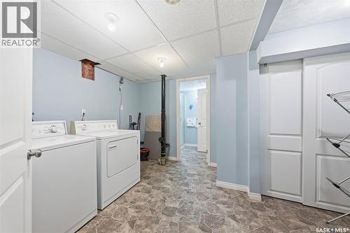 767 22Nd Street E, Prince Albert, SK - Indoor Photo Showing Laundry Room