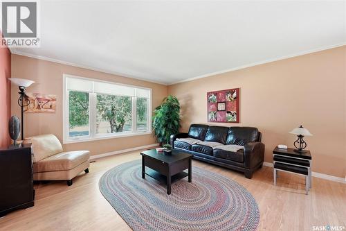 767 22Nd Street E, Prince Albert, SK - Indoor Photo Showing Living Room