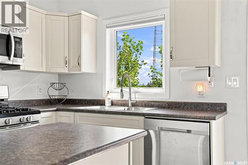 104 Mcdonald Street, Aberdeen, SK - Indoor Photo Showing Kitchen