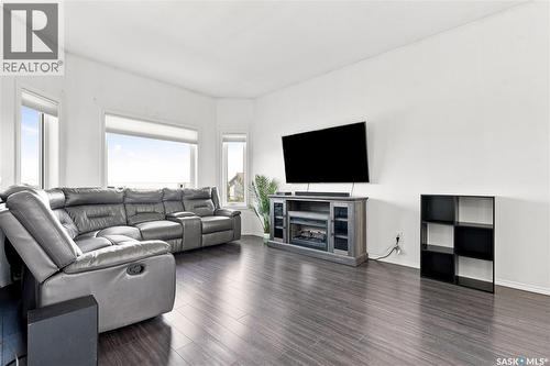 104 Mcdonald Street, Aberdeen, SK - Indoor Photo Showing Living Room